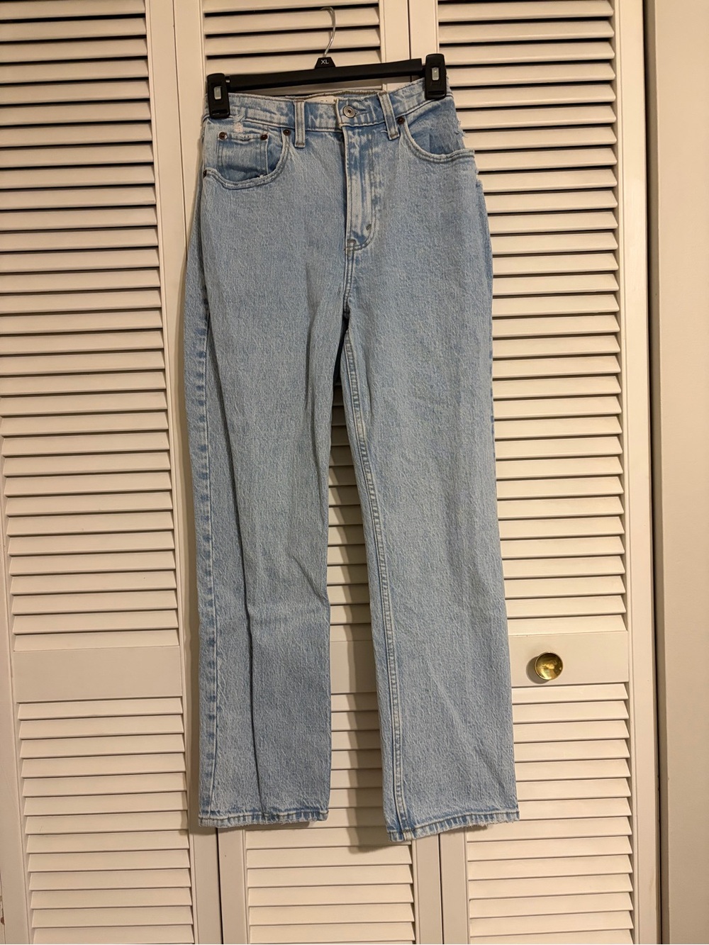 Abercrombie & Fitch The 90’s straight ultra high rise Jean 25 (0xs) like new!